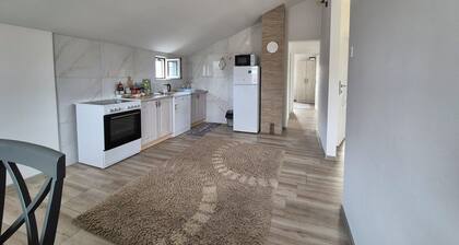 Cozy, Fully Equipped, Free parking & Wifi, Quiet, 2BD