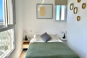 2 chambres, fer et planche à repasser, Wi-Fi, draps fournis