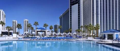 Indoor pool, outdoor pool