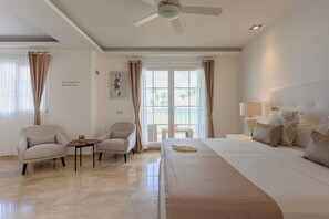 Premium bedding, free minibar, in-room safe, individually decorated - Paradise Street (Punta Cana)