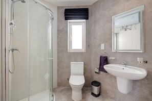 Hair dryer - Cosy Apartment in San Gwann w/Valley Views (San Gwann)