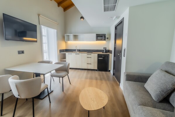 Standard Apartment | Free WiFi, bed sheets - Hotel Corona de Padrón (Padron)