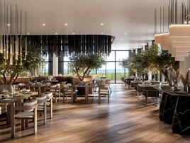 Desayuno buffet diario (EUR 10 por persona)