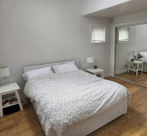 2 bedrooms, desk, iron/ironing board, travel cot