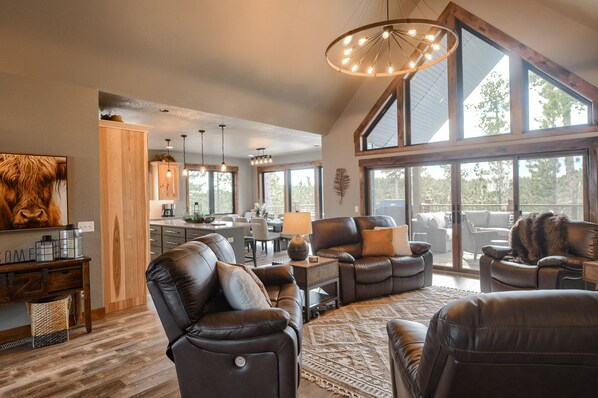 Smart TV, fireplace, table football