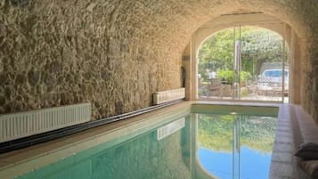 Piscine couverte, piscine chauffée