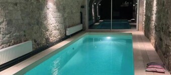 Appartement Avec Accès Piscine et Jardin Dans Hôtel Particulier