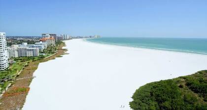 Beautiful SST3 beachfront condo.