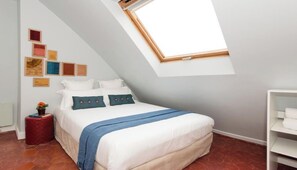 3 chambres, fer et planche à repasser, Wi-Fi, draps fournis