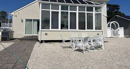 Family size Beach house located right on the lagoon