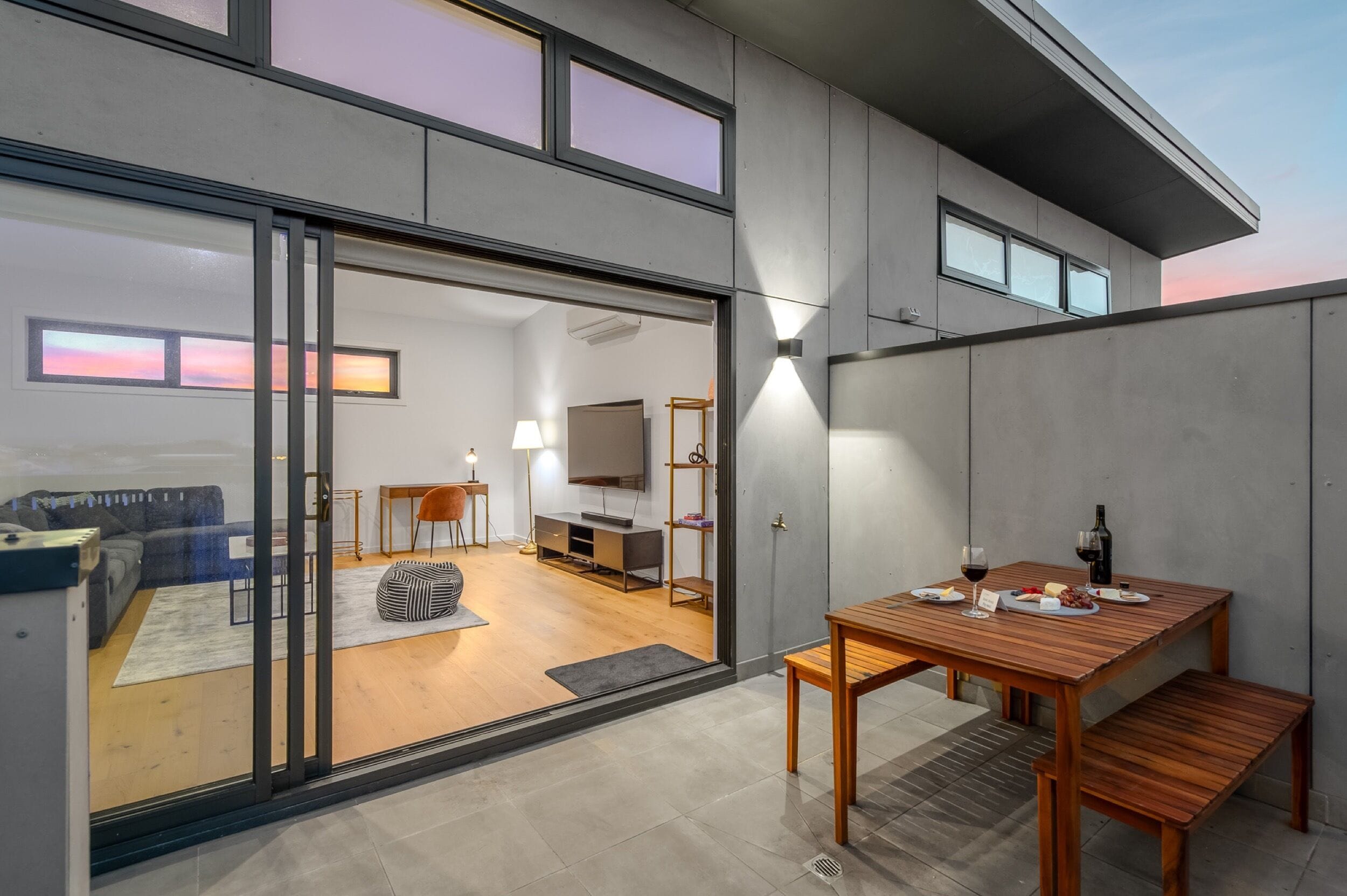 Luxury Townhome | Living area | Flat-screen TV