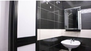 Douche, sèche-cheveux