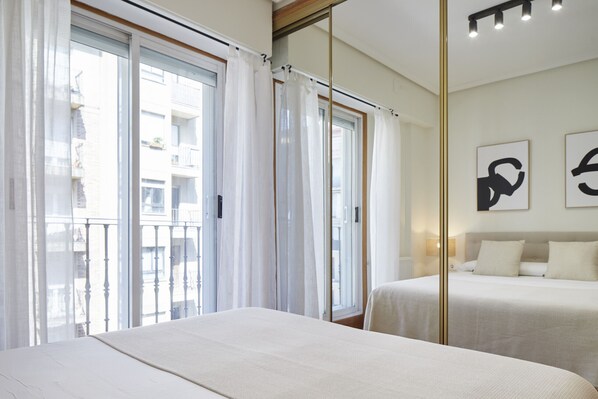 3 chambres, bureau, fer et planche à repasser, Wi-Fi gratuit