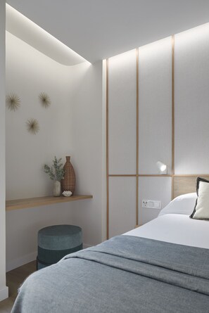 3 habitaciones, escritorio, tabla de planchar con plancha y wifi gratis 