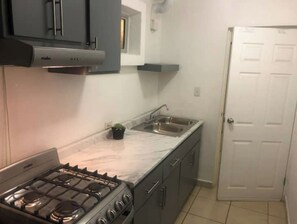 Refrigerador, horno y parrilla de estufa 