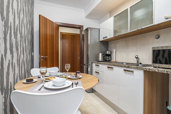 Fridge, microwave, oven, stovetop