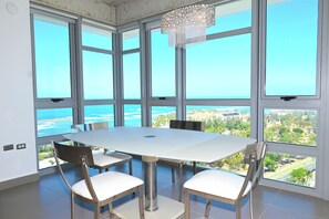 تناول الطعام