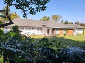 المنشأة من الخارج