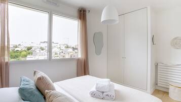 2 bedrooms, iron/ironing board, free WiFi, bed sheets
