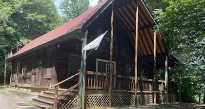 Hilltop Hideaway in the Nacoochee Village