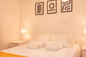 2 chambres, fer et planche à repasser, Wi-Fi gratuit, draps fournis