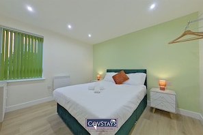 2 bedrooms, iron/ironing board, free WiFi, bed sheets - Beauchamp House (Coventry)