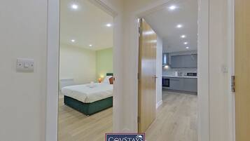 2 chambres, fer et planche à repasser, Wi-Fi gratuit, draps fournis