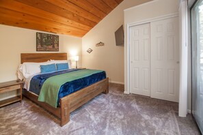 3 多间卧室、办公桌、免费 WiFi、床单