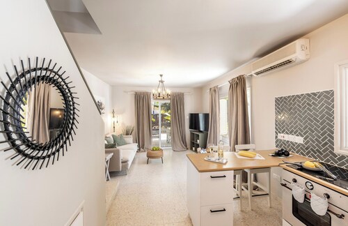 Anas Kiti Seaside Villa