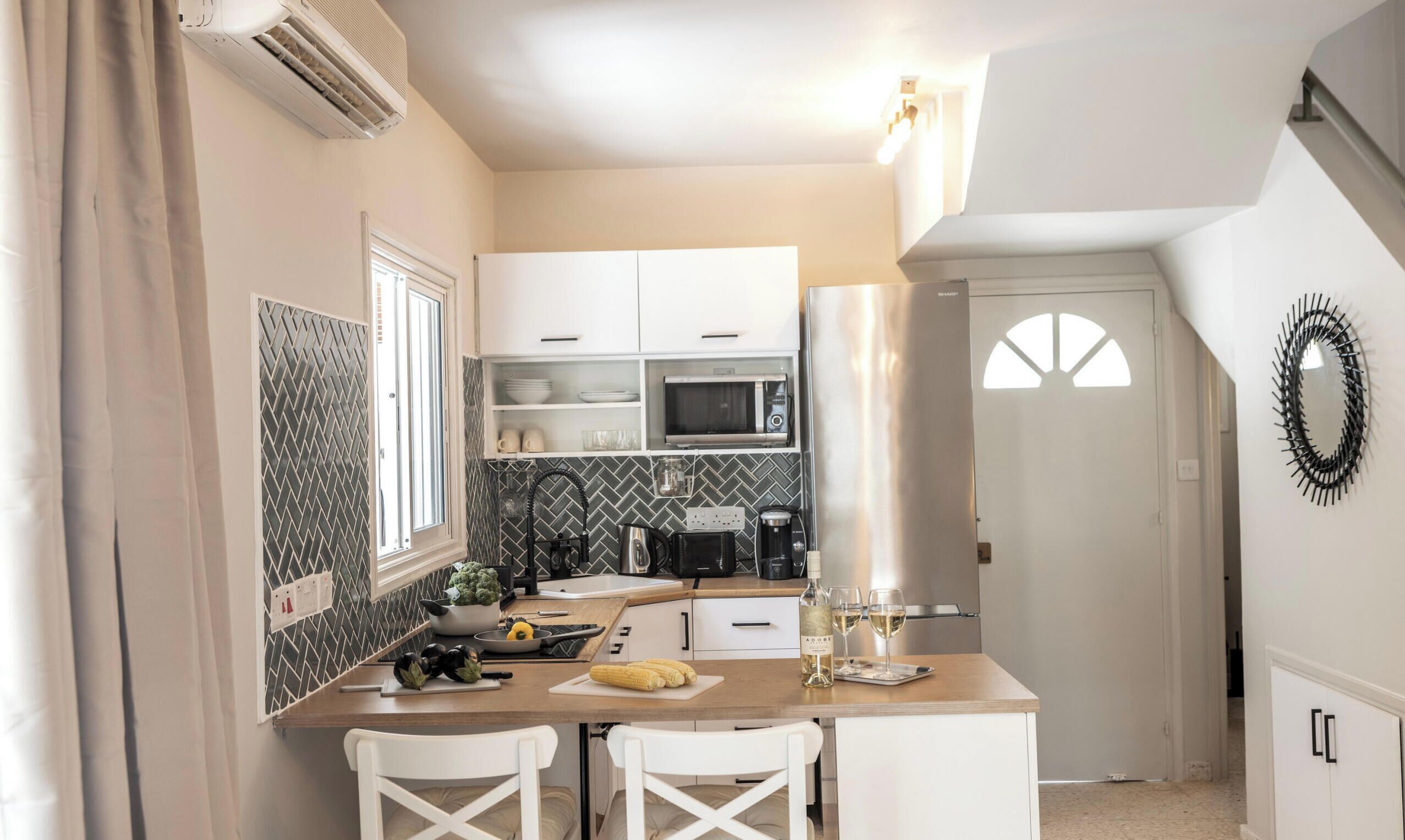 Fridge, microwave, oven, coffee/tea maker