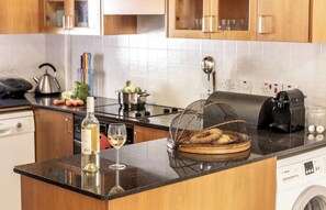 Fridge, microwave, oven, dishwasher - Protaras Apollon Seaside Villa (Protaras)