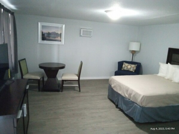 Chambre Standard | Accès au Wi-Fi (inclus), literie fournie