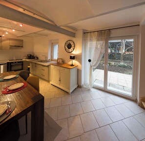 Geladeira, fogão, cooktop, lava-louças