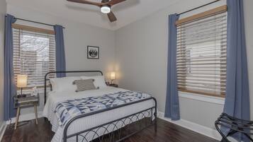 3 bedrooms, iron/ironing board, WiFi, bed sheets