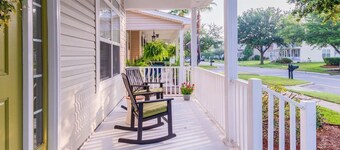 Calypso Cottage in Old Town Bluffton; single-level home in historic downtown
