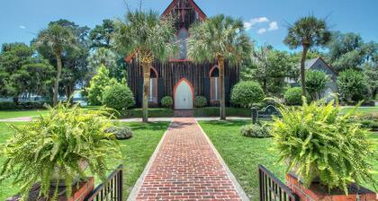 Calypso Cottage in Old Town Bluffton. In the heart of historic Old Town