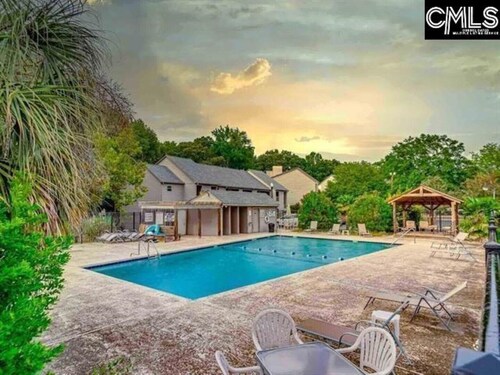 Quiet Corner Unit with Deck Overlooking the Saluda River