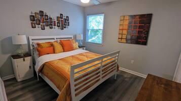 2 bedrooms, desk, iron/ironing board, WiFi (free)