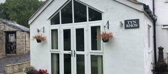 The Annex - Modern Studio Flat