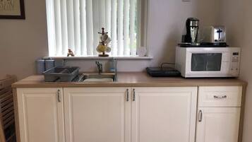 Fridge, microwave, stovetop, electric kettle