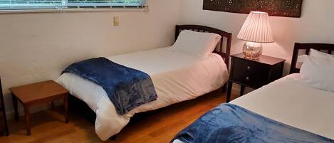 2 bedrooms, iron/ironing board, WiFi, bed sheets