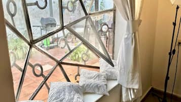 3 habitaciones, tabla de planchar con plancha, wifi y ropa de cama
