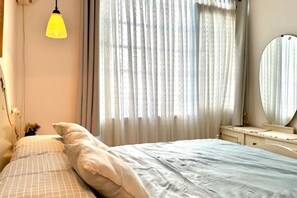 3 chambres, fer et planche à repasser, Wi-Fi, draps fournis