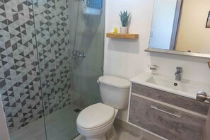 Toallas, jabón, papel de baño