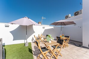 Outdoor dining - MalagaSuite Comfortable Home 0 (Málaga)