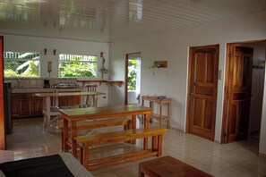 Dining - Casa Alma Near Parque del Lago, Casas Airelibre (Nuevo Arenal)