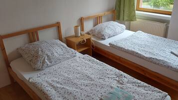 2 bedrooms, free WiFi, bed sheets