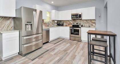 2 BR Cottage Midtown Downtown EADO