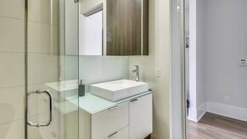 Economy Studio Suite | Bathroom sink