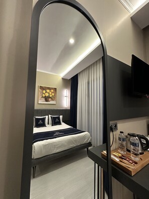 Premium bedding, minibar, in-room safe, desk - Loft Park Hotel's (Arnavutköy)